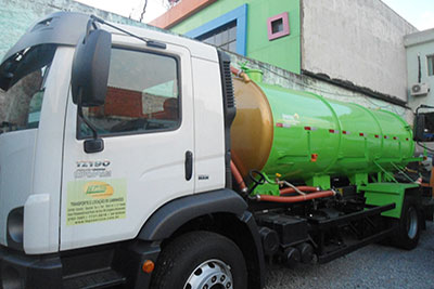 Locação de Caminhão Auto Vácuo